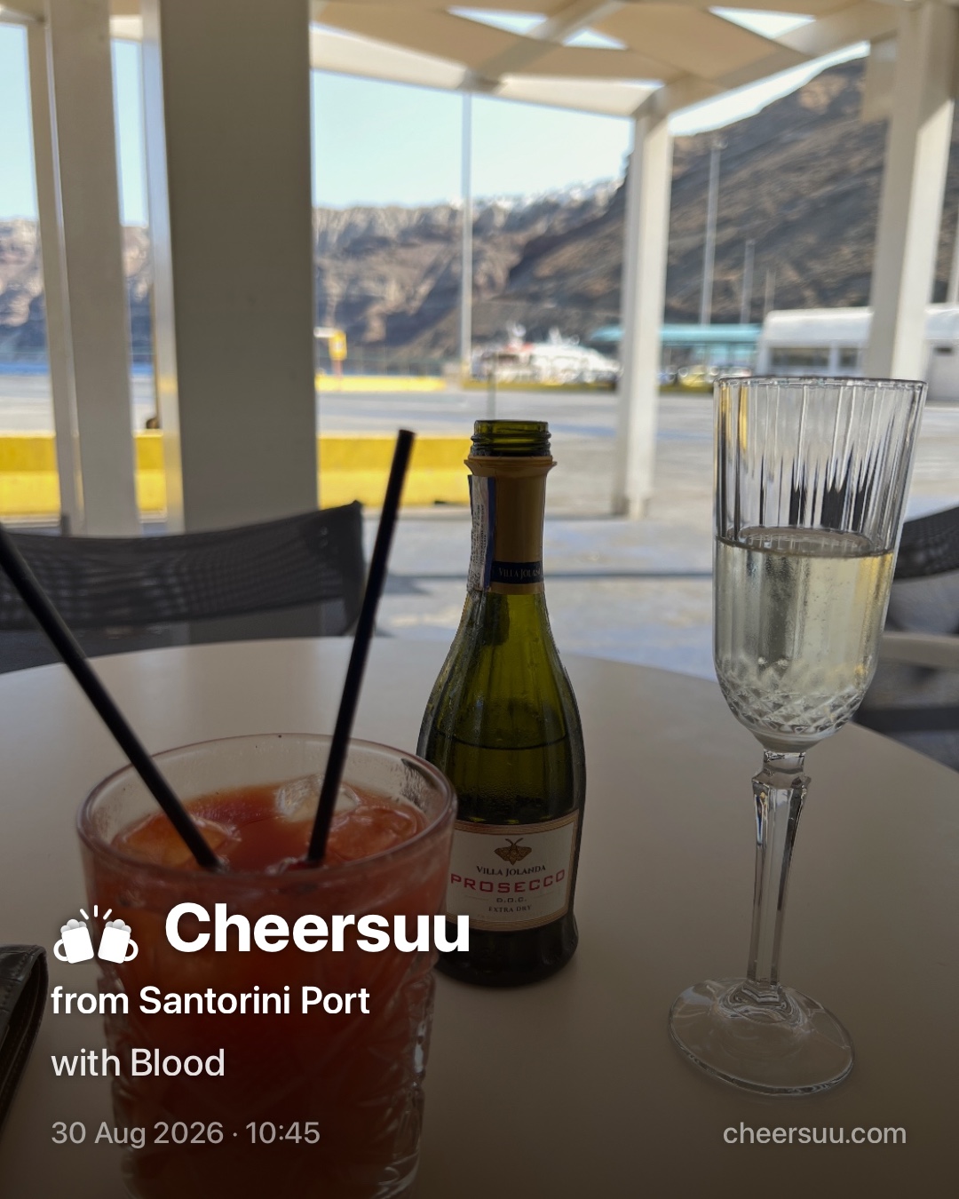 A Cheersuu from Santorini Port