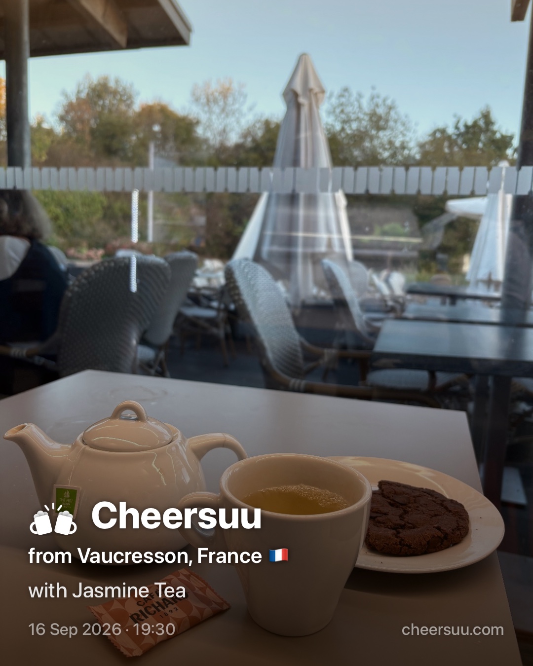 A Cheersuu from Vaucresson, France